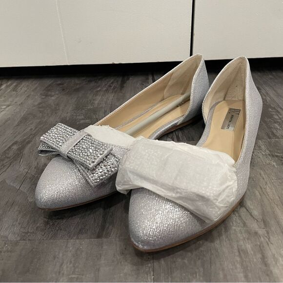 NWT INC International Concepts Women's Silver Bow Flats size 8 - Picture 3 of 12